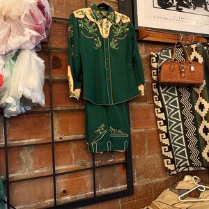 Vintage Green and Cream Embroidered Western Set
